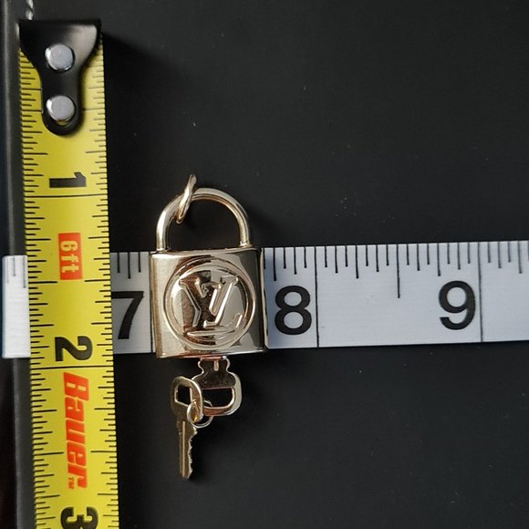 18k gold pendant with unique design - Picture 15 of 16